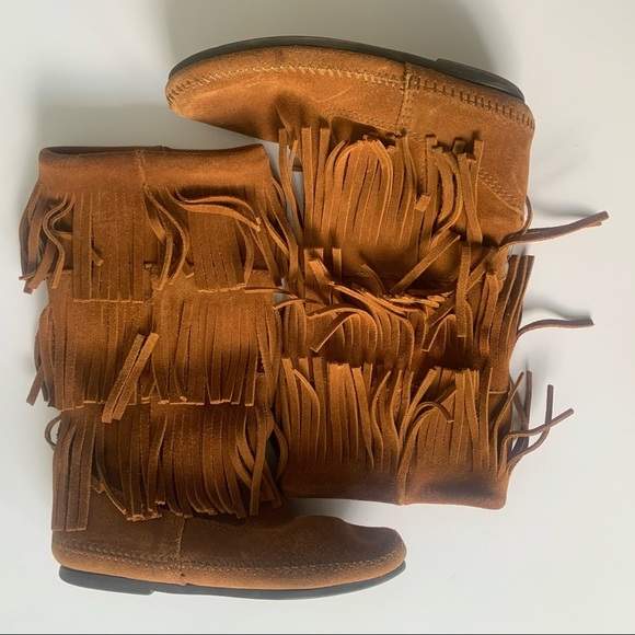 Minnetonka Moccasin 3-tier Fringe Boots - Picture 4 of 10